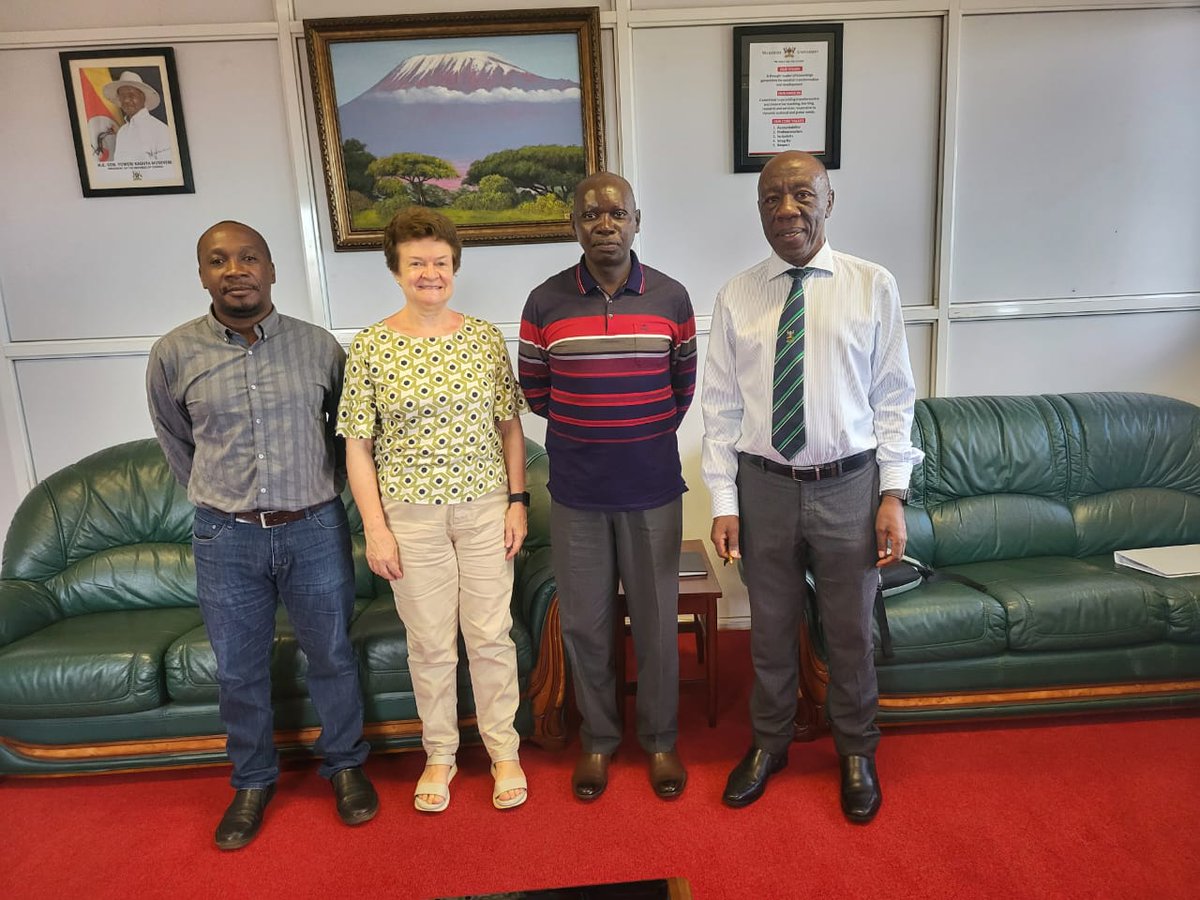 UrbanActionLab's tweet photo. #ACRCimplementationphase
Kampala research team meeting with the Prof. Henry Alinaitwe, Deputy Vice Chancellor, Finance and Administration, Makerere University.
 @AfricanCities_ @pmukwaya @DLwasa @judithmbabazi @HakimuSseviiri @BuyanaKareem https://t.co/UNtKNM2YR3