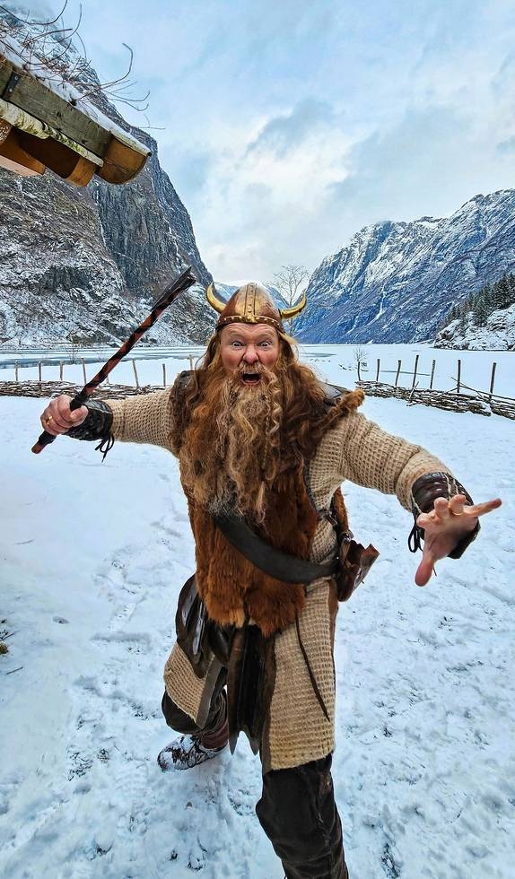 FilmSnork's tweet image. The return of @ConanOBrien to TV w/ #conanobrienmustgo on MAX is a work of art. There’s singing, dancing, swordplay, painting, knitting, &amp;amp; plenty of uncomfortable moments. Conan's travels were fan favorite &amp;amp; these eps are  just as smart and perfectly stupid as you remember. (1/2)