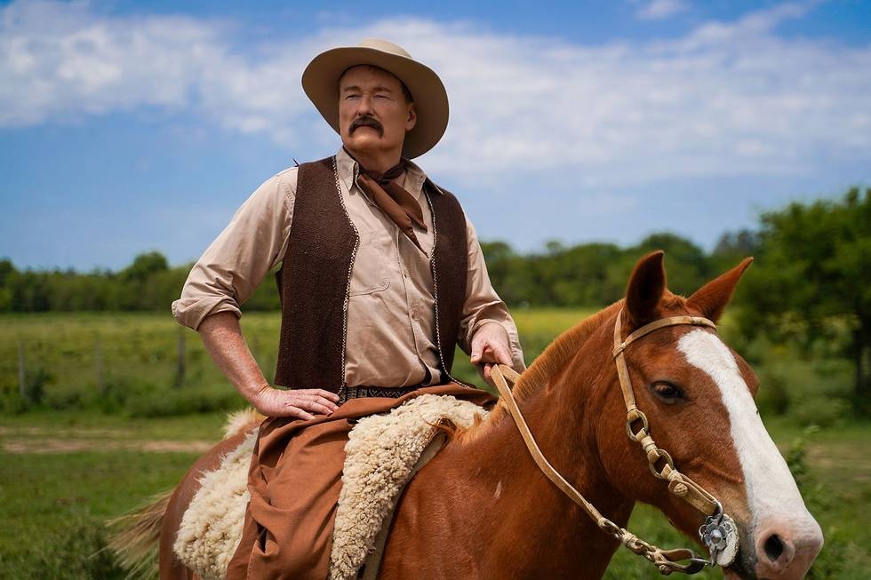 FilmSnork's tweet image. The return of @ConanOBrien to TV w/ #conanobrienmustgo on MAX is a work of art. There’s singing, dancing, swordplay, painting, knitting, &amp;amp; plenty of uncomfortable moments. Conan's travels were fan favorite &amp;amp; these eps are  just as smart and perfectly stupid as you remember. (1/2)