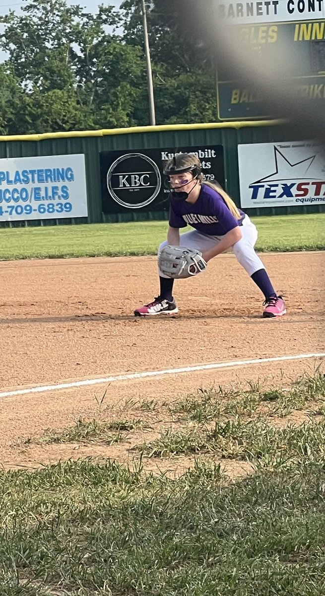 bbartels17's tweet photo. Absolutely love the insanity of four kids playing ball at the same time. Blessed to be able to catch some ball with these kiddos this spring. https://t.co/5Ve8xzDKld