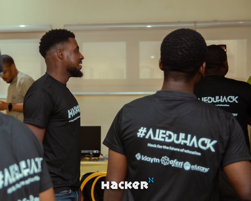 Afenblockchain's tweet image. Together, we continue to shape the future! 👏 #AIEduHack #HackForTheFuture 💛 🚀. 
🧵 3/