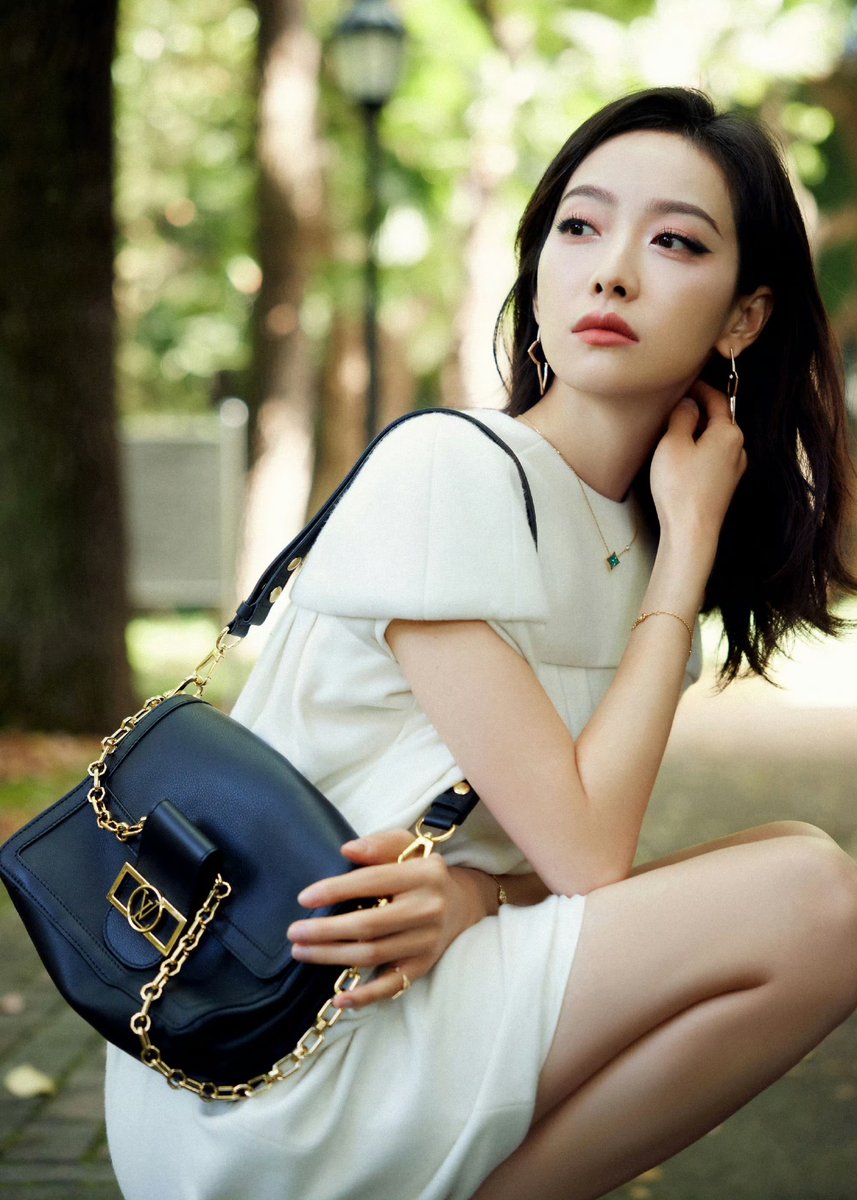 dramapotatoe's tweet photo. #VictoriaSong for #LVPREFALL24 show in Shanghai

More - https://t.co/AXNJ2Z1iJb

#songqian https://t.co/6qjDH8Krcd