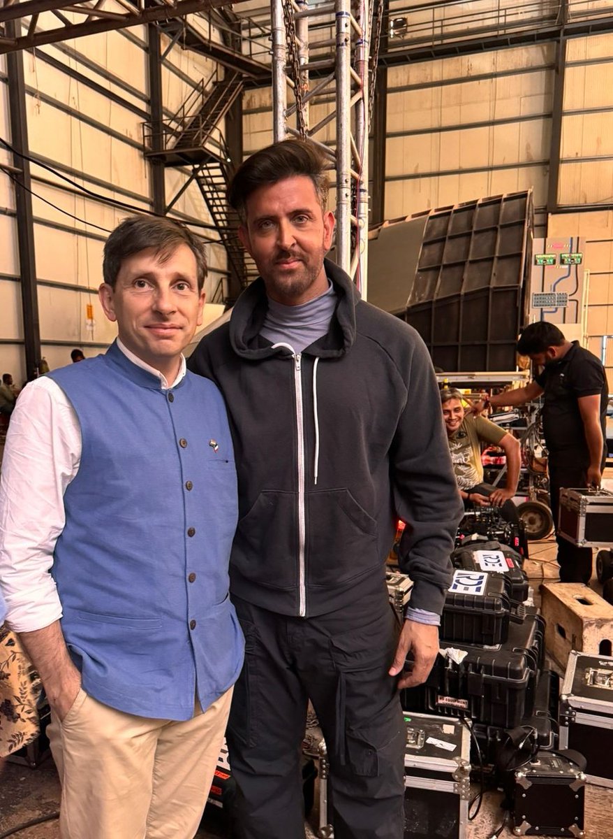 SereCharlet's tweet photo. 🎥 I am a great fan of @iHrithik ! Twice the pleasure to witness firsthand his dedication &amp; talent, the first time being on the sets of Vikram Vedha. I thank him for his hospitality &amp; wish him luck for the new project. Both 🇫🇷 &amp; 🇮🇳 share a passion for #cinema #HrithikRoshan https://t.co/EvoeGrwPr1