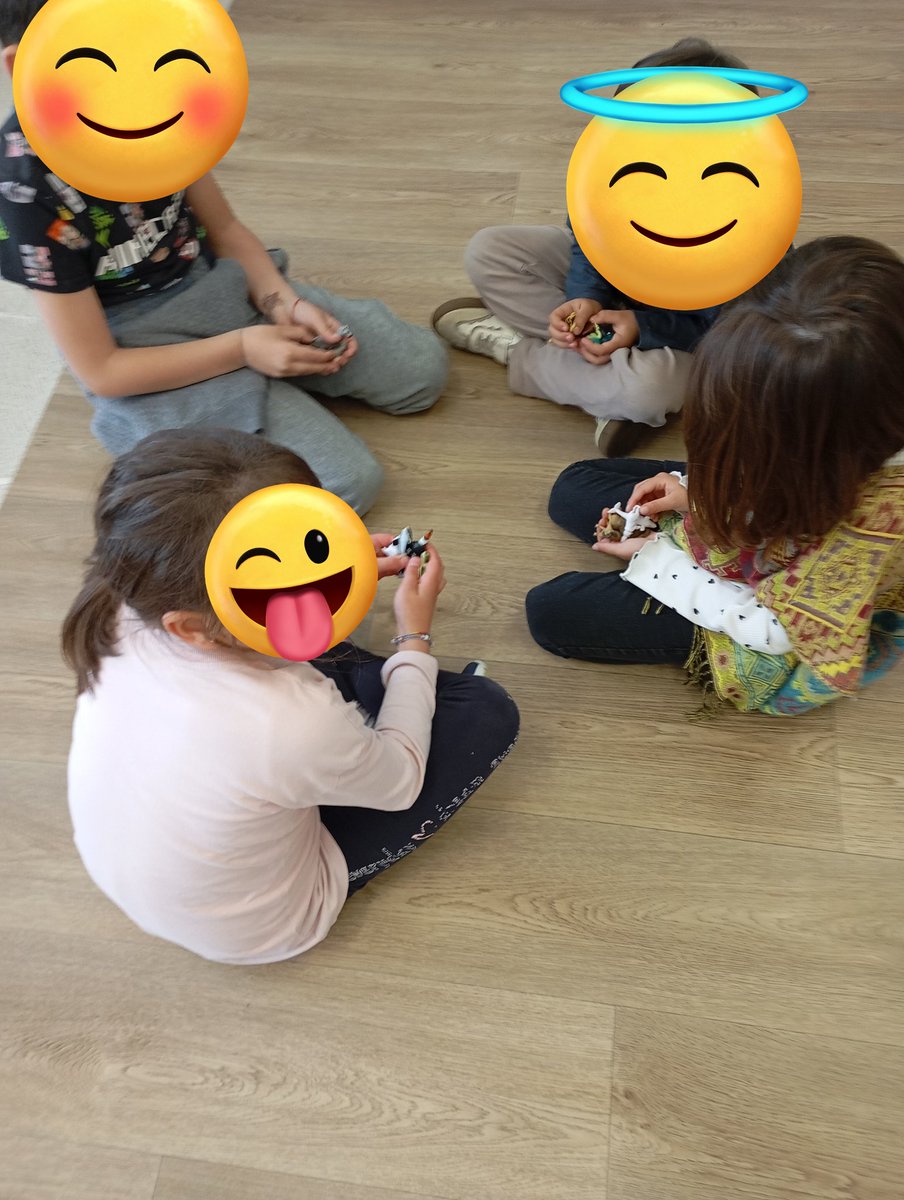 CofinoAngela's tweet photo. In Science Year 1 we've been sorting out animals into their corresponding habitats. Then, they did a worksheet on it.
@ColeParqueIn 
#handsonscience https://t.co/aGWG1Ypz7i