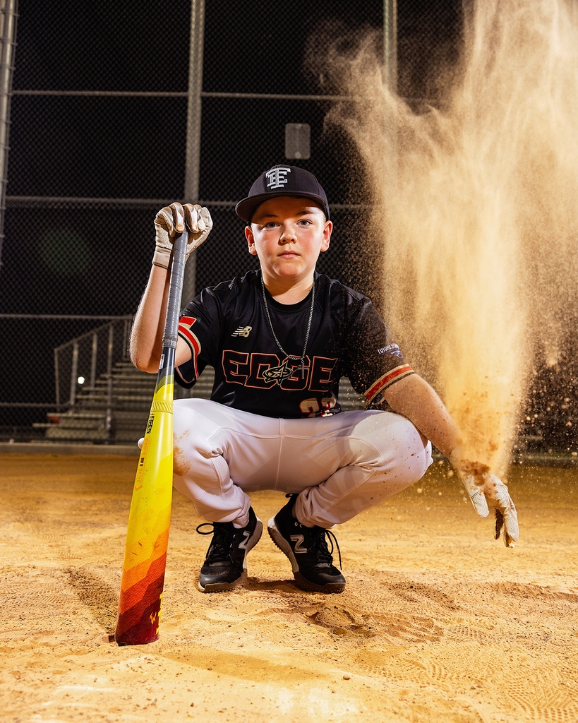 Caught in the thrill of the game, one hit at a time ⚾️

#Baseball #Edge #FWCamera #Sportraits #sportsphotographer #TexasPhotographer #Texasbaseball