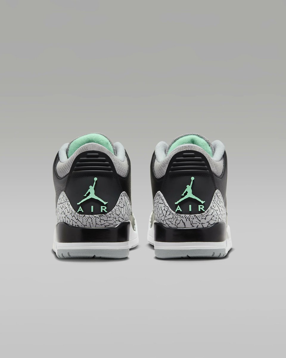 🔥 Save $40 on the Air Jordan 3 Retro 'Green Glow'

Now $160 (reg $200) w/code JUST4MOM
howl.me/cl4rmQmKkqh

#snkrs #shoedrops #jordans #ad