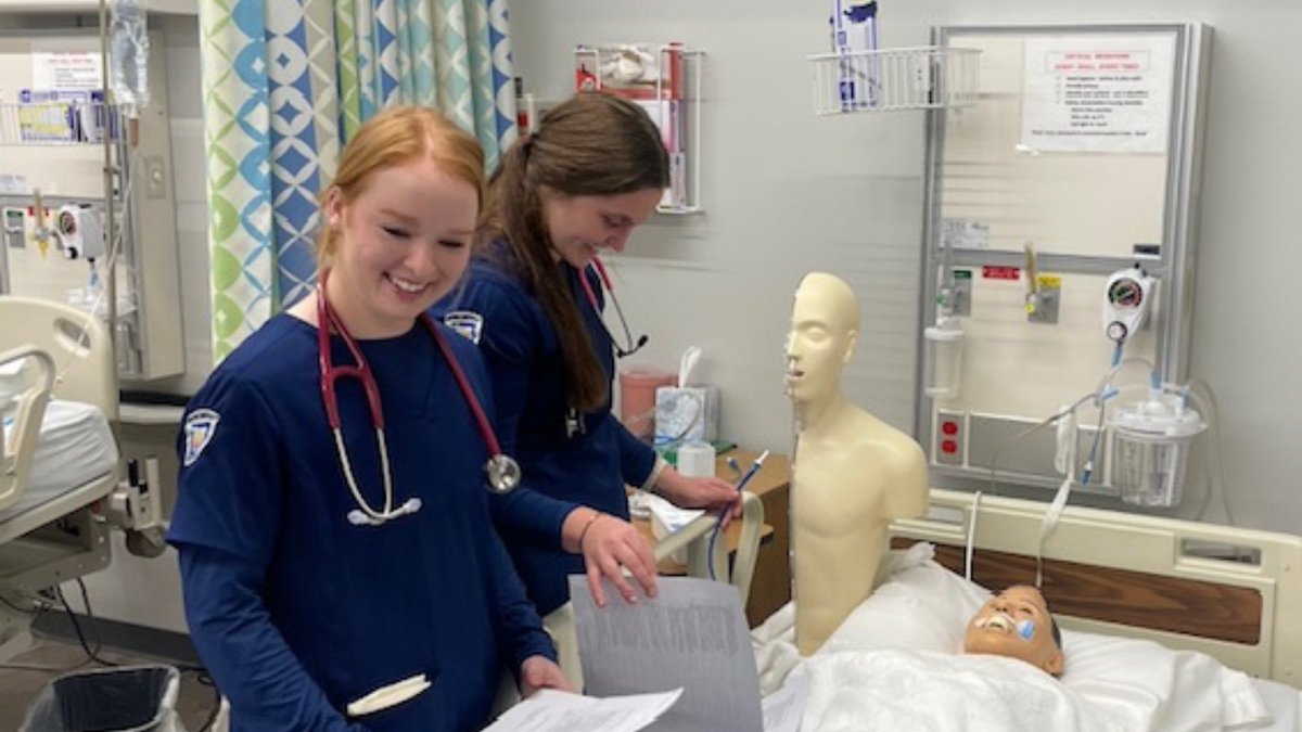 Nursing school may feel daunting, but take a deep breath. Our nursing program coordinator shares four tips that are proven to help nursing students succeed: go.grace.edu/PreparingForNu… #Nursing #LearnWithGrace #AcademicLife
