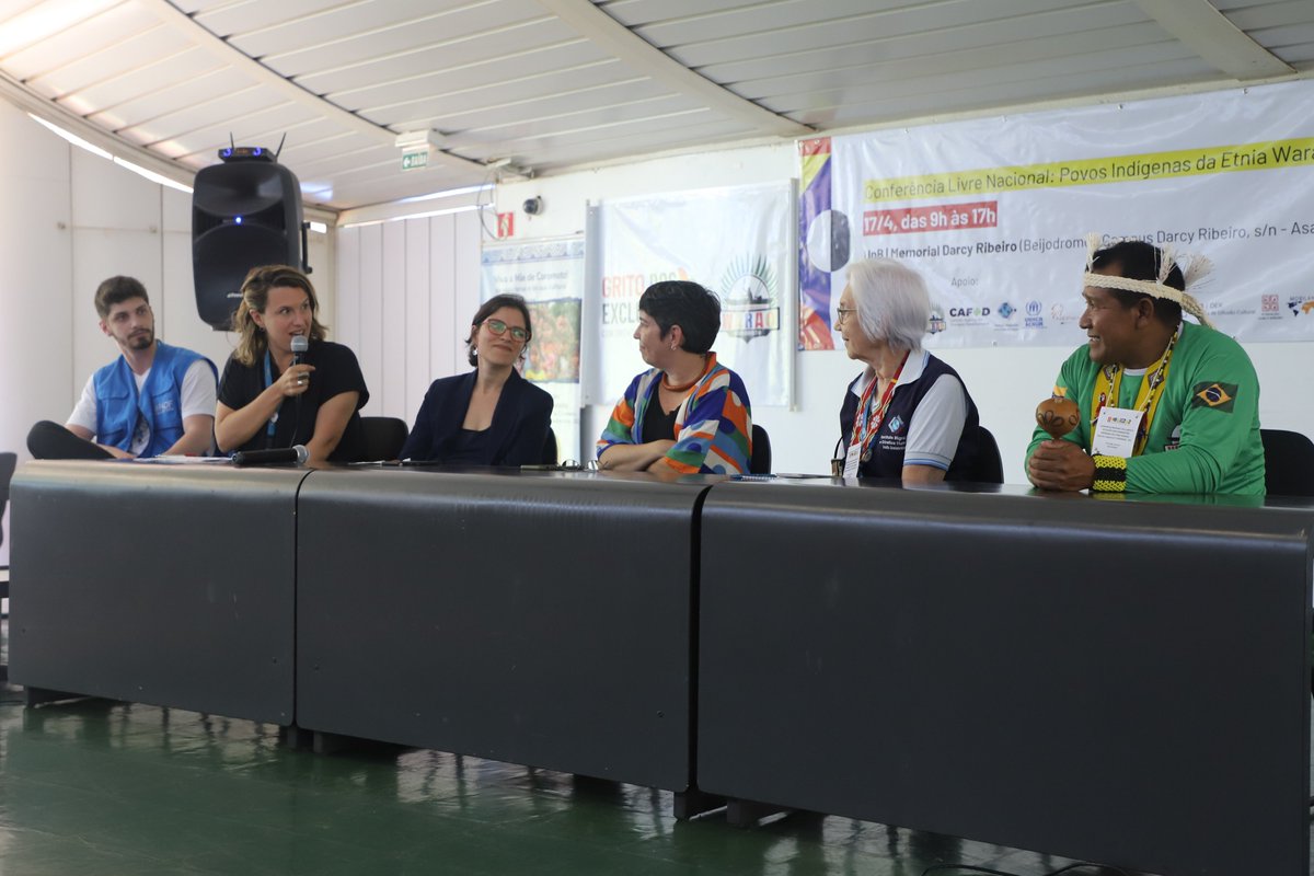 ACNURBrasil's tweet photo. 📍 A conferência livre nacional de povos indígenas da etnia #Warao ocorreu ontem na Universidade de Brasília.
✅ O encontro resultou em 19 propostas aprovadas e 3 delegados eleitos para a #COMIGRAR nacional. https://t.co/twC72iAY6g