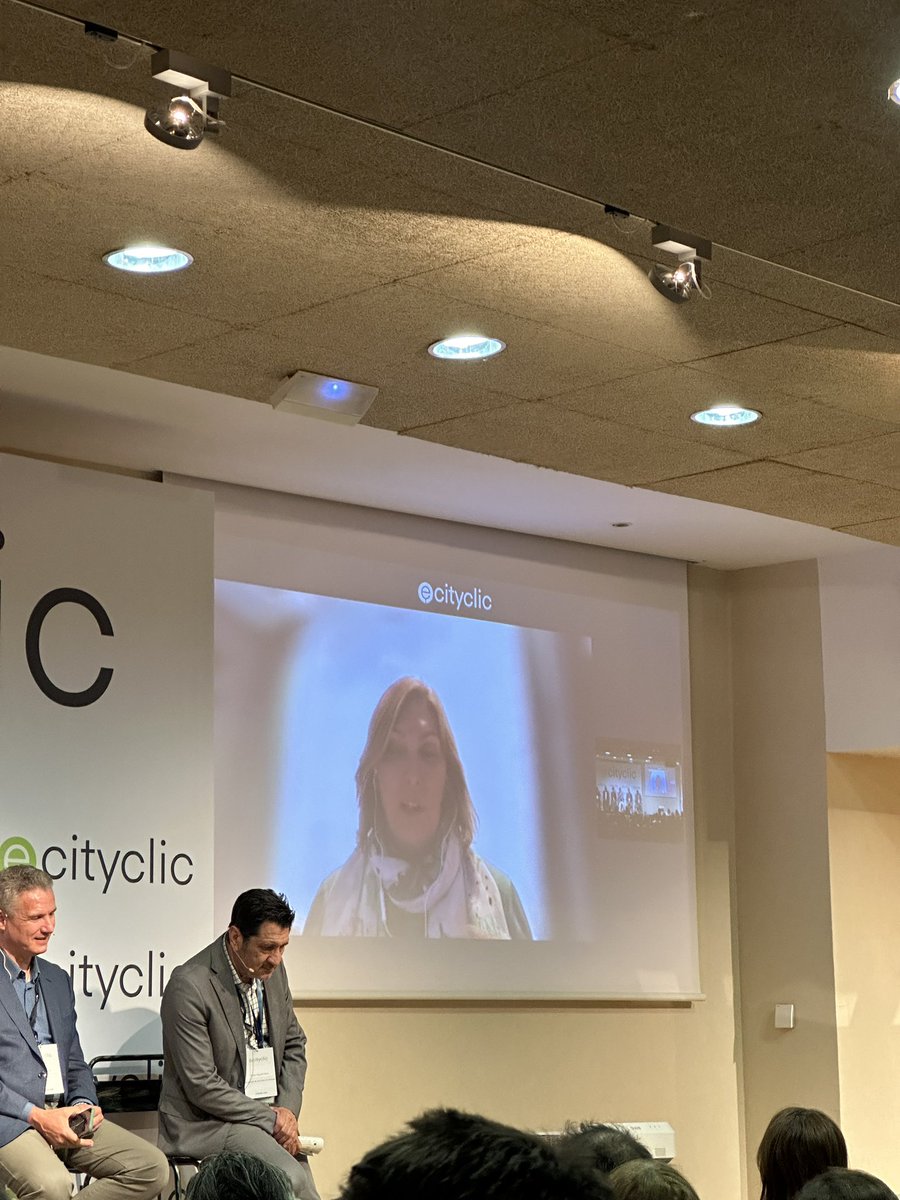 ecityclic's tweet photo. Ahora mismo en #eCityLAB24, hablando de cómo la digitalización debe ser segura y centrada en el ciudadano. ¡No solo estamos configurando sistemas, estamos diseñando futuros!
_____
#MarioAlguacil
@carmenlavado74
#EsterManzano
@JaimeObregon
@MiquelEstape
@andreufrancisco @QMestres https://t.co/AUgdUv6a0N