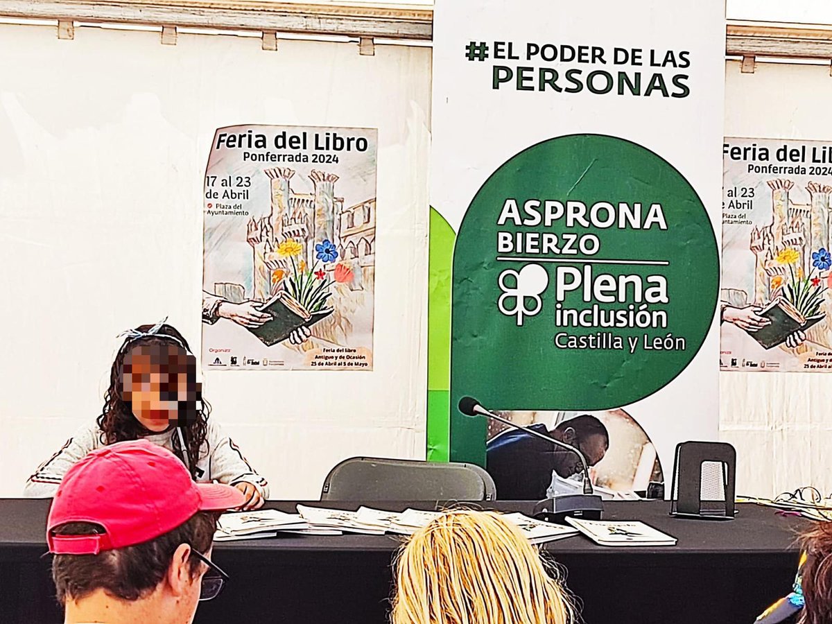 CEIPCampoCruz's tweet photo. Alumnos de nuestro centro participando esta mañana en la actividad “ Lecturas inclusivas”. https://t.co/v8yagquYYv