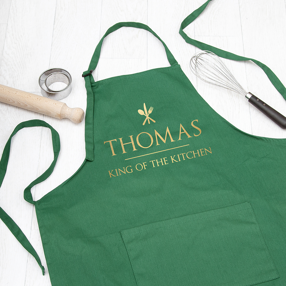 Made from cotton with an adjustable neck strap, this personalised apron is perfect for any king of the kitchen lilybluestore.com/products/perso…

#cooking #giftideas #giftsforhim #mhhsbd #fathersday #cooks