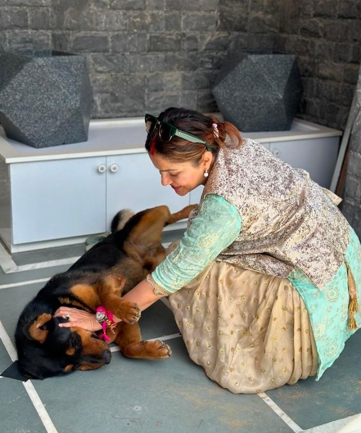 Anordinaryguyyy's tweet photo. Vo hussn ki baat karte thay, par hum unki sadgi pe marte thay. <33 
@RubiDilaik https://t.co/urJYhd9TPP