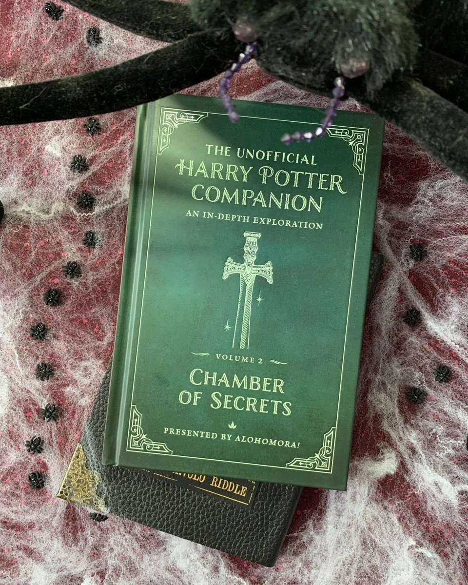 AlohomoraMN's tweet photo. #FollowtheSpiders to your nearest bookstore or https://t.co/vG5iDuD1RK and get your copy of The Unofficial Harry Potter Companion Volume 2! โก๐๏ธ๐๐๐ท#AlohomoraCompanion #UnofficialHarryPotterCompanion #HarryPotterCompanion #ChamberofSecrets https://t.co/vh4OShpQlT