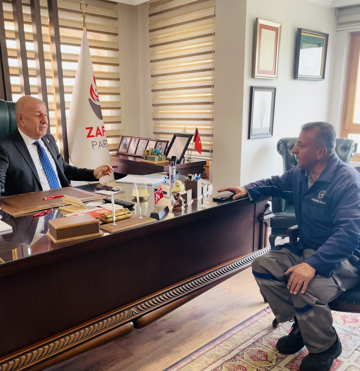 Ankara/Şaşmaz Sanayi’den değerli kardeşimiz Süleyman Yiğiter Genel Başkanımız Sn.@umitozdag’ı ziyaret etti.
Sanayi esnafının ve Türkiye’nin sorunları hakkında güzel bir sohbete tanık olduk.