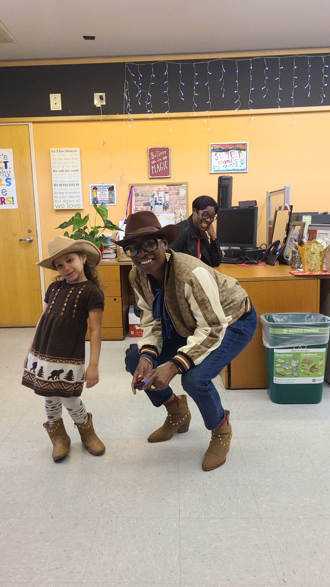 #SpiritDay fun like #WesternDay isn't just about costumes! It builds community, fosters unity & brings smiles! Strong schools = happy students! #JoyfulLearning #SchoolLife