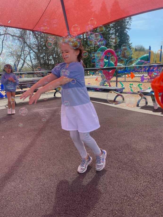 On Tuesday, students at Marzolf Primary teamed up with their buddy classrooms for lunch & for a special blow bubbles for Autism activity during recess. As you can see by their faces, everyone had a fun-filled recess, celebrating friendship and inclusivity.

#WeAreSA #TitanPride