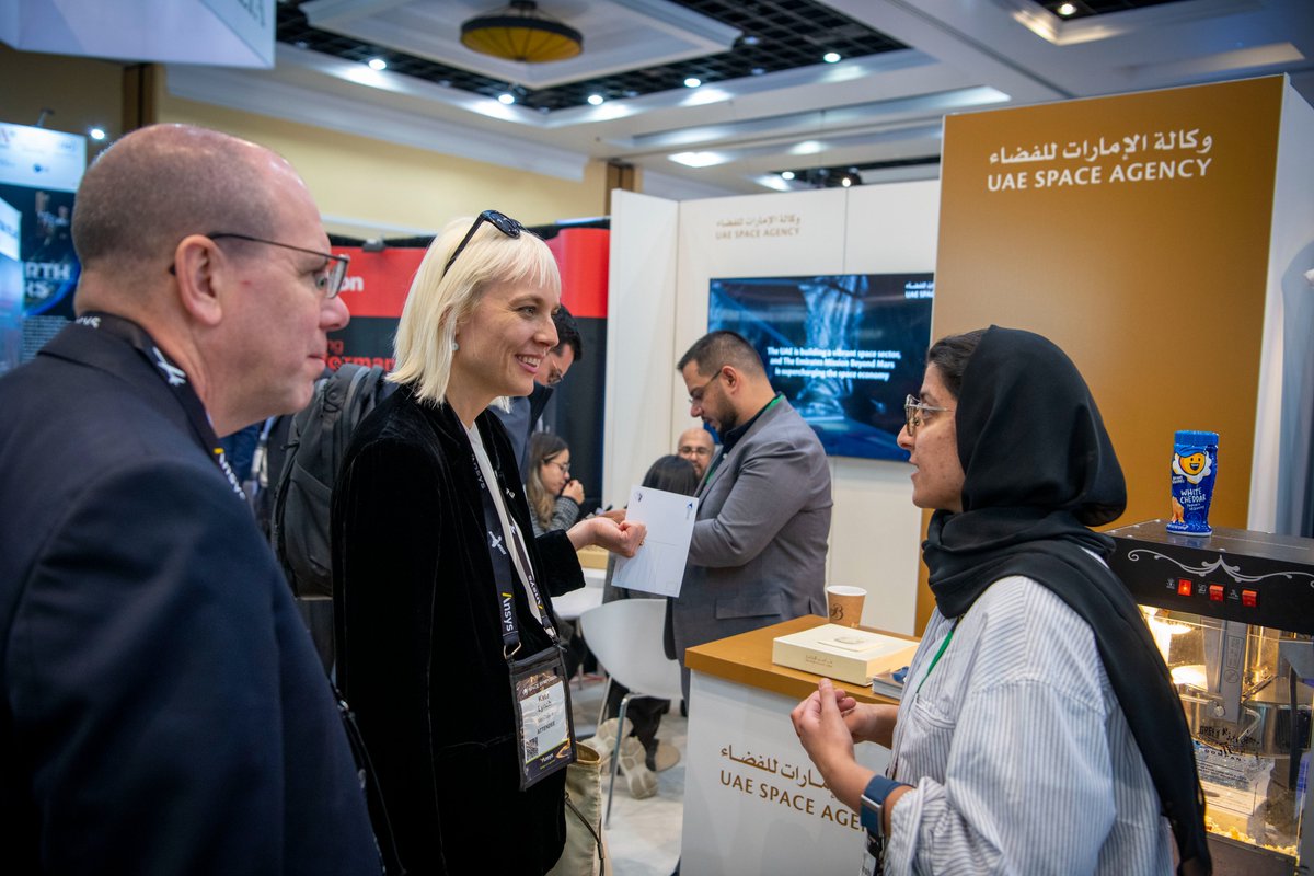 UHEspanol's tweet image. The #UAESpaceAgency is making waves in the global space community! Participating in the #39thSpaceSymposium in Colorado, they&apos;re collaborating with international partners to enhance #spaceoperations&apos; sustainability. #uaespaceagency #spacesymposium #spacecollaboration