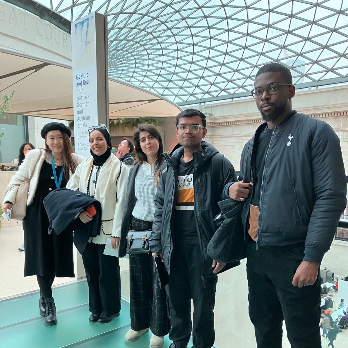 Ravensbourne’s international student team have been keeping our new international students busy! 🌎 Recently they enjoyed adventures in the TATE Modern & tours round the Victoria and Albert museum 🤩 We want our students to enjoy exploring London & make friends along the way💙