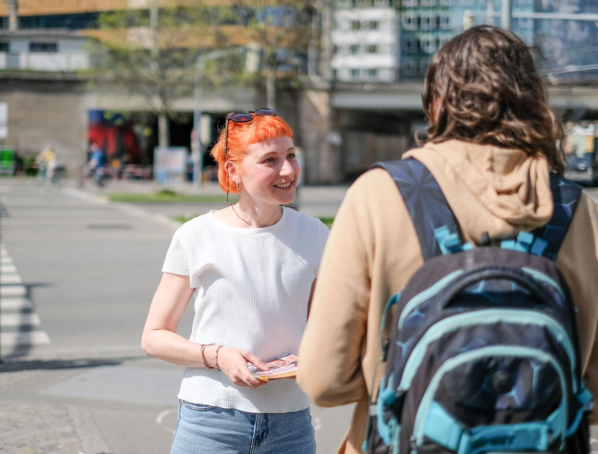 Morgen (9 bis 11) bin ich vorm Rathaus bei der Anna-Säule anzutreffen. Wir sammeln für @KPOE_EL Unterschriften zur #EUWahl2024 Ich würde mich über eure Unterschrift freuen und zu einem Plausch, über die Ereignisse der letzten Tage, einladen. Also dann: Wir sehen uns! Eure Pia 😊