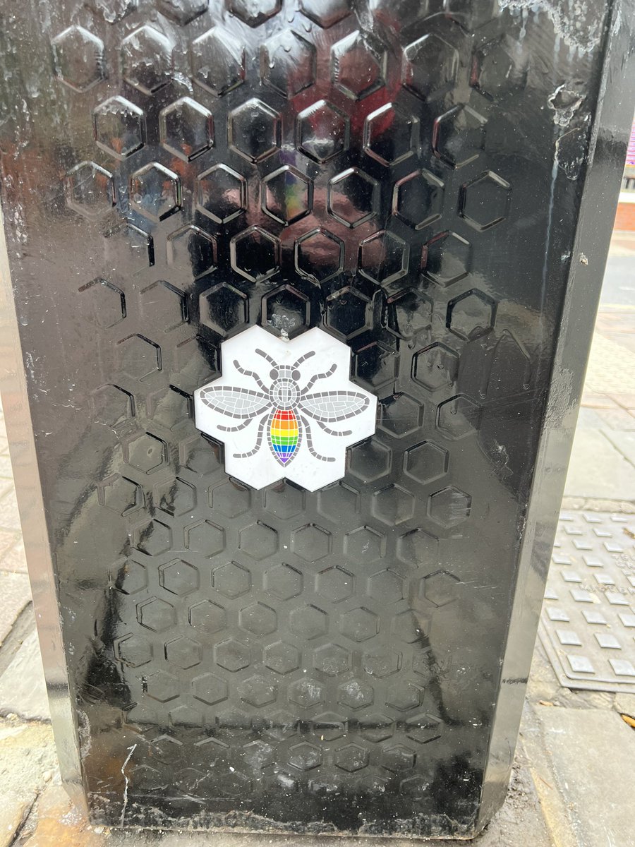 Loving the new #Rainbow #Bee popping up around #Manchester Gay Village @ManCityCouncil @MCCCityCentre - looks great and looking forward to seeing more 😘 @LGBTfdn @GMLO_UK @canalstmancs @ArtHouseCanalSt @YourMCR @GeorgeHouseTrst @Sackville_MCR @GM_PrideNetwork @MCR_Charity 🏳️‍🌈🐝