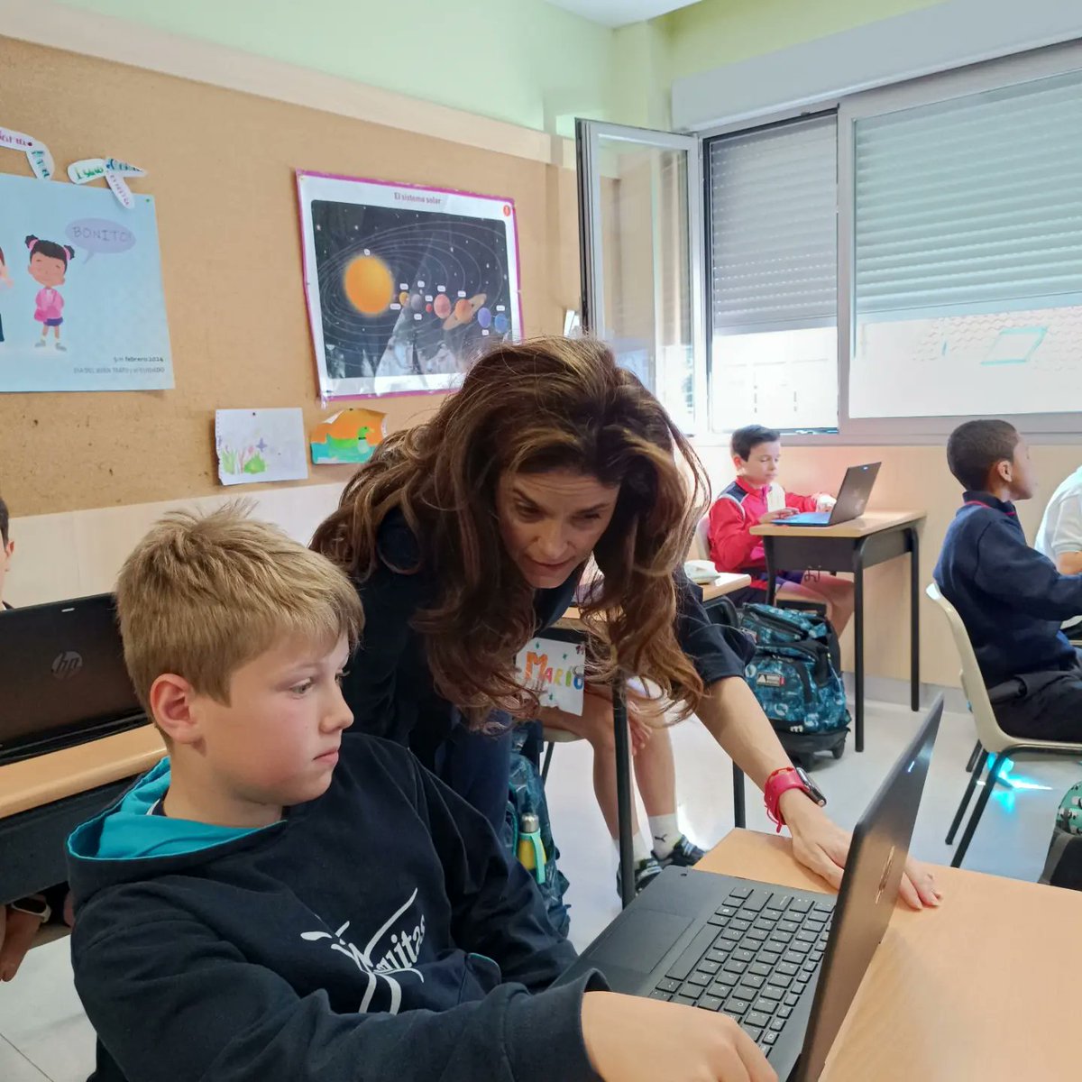 csjva's tweet photo. ¿Sabías que formamos parte del proyecto de @educacyl #DigitalizamosLaEscuela para que nuestros docentes tengan un apoyo directo de especialistas en TIC para la incorporación de la tecnología en los procesos de enseñanza y aprendizaje? https://t.co/QH1jZ7orq0