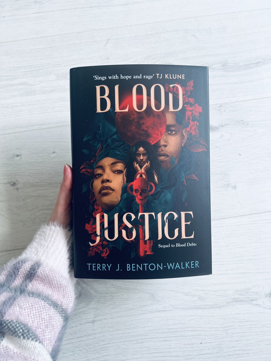 Omgomgomg, the most AMAZING surprise bookmail just came!! 😍 Thank you so much to the lovely @readeatretreat & @hodderscape for this beautiful copy of Blood Justice by @tjbentonwalker ✨I adored Blood Debts & I’m so EXCITED for this book!💖