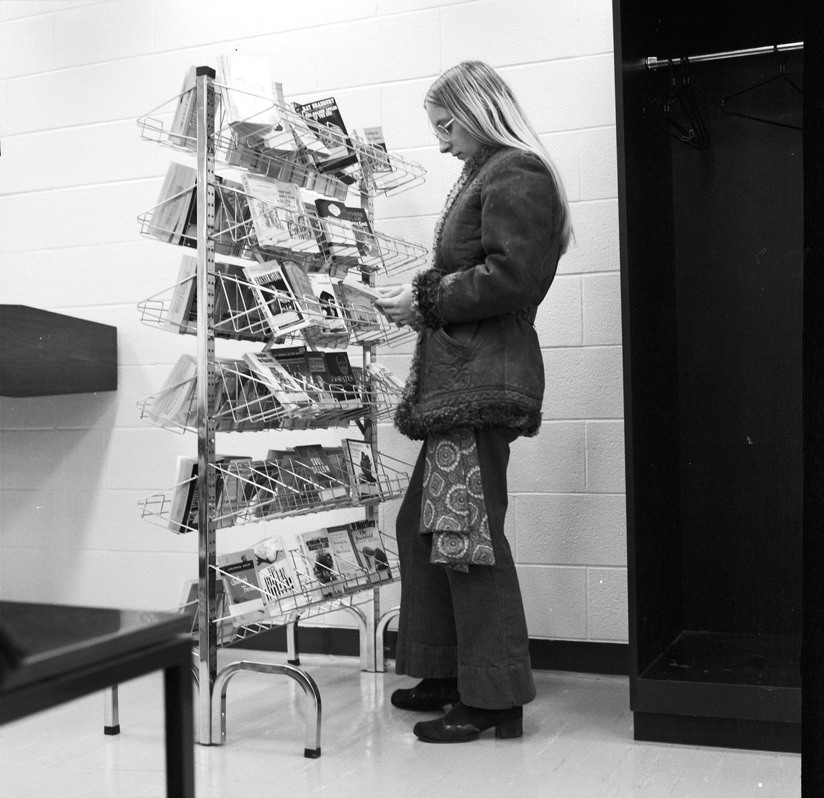 In the 1970’s the Library established therapeutic browsing! This exam season disconnect with some therapeutic browsing and check out our Waterloo Reads bookshelves on the main floors of DP and DC. Taken from Graphic Services fonds (70-12-03_001). #TBT #UWSCA