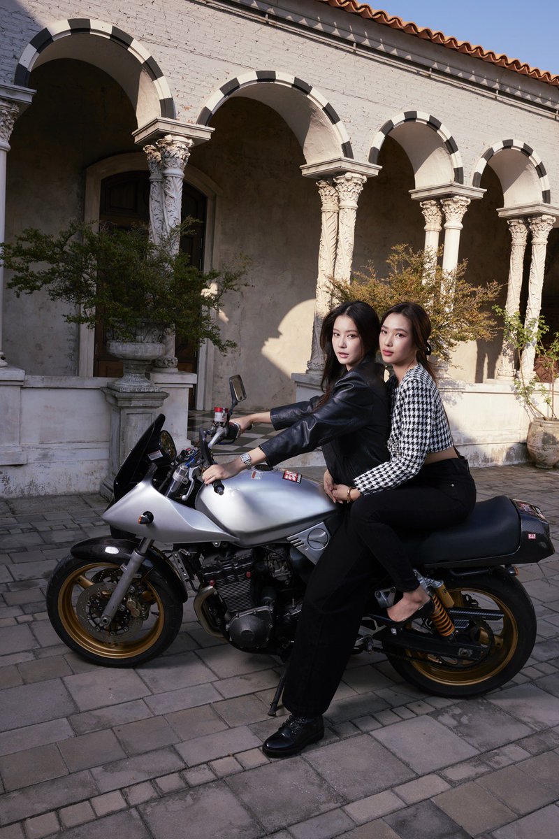 PlutoSeriesTH's tweet photo. เบาะหลังไม่ว่างแล้วจ้า  🏍️ #PlutoSeries

#GMMTV https://t.co/GwiB82JnZo
