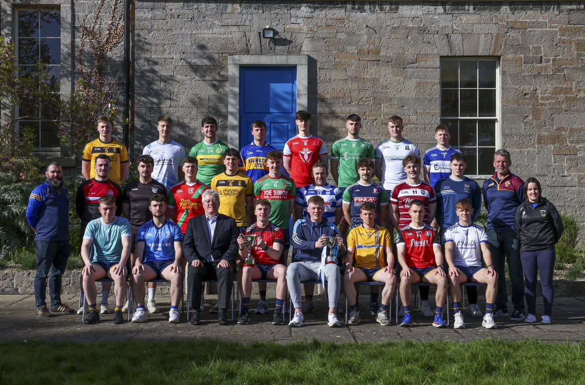 It was great to present the @HigherEdGAA Junior Football All Ireland winning team with their medals this week in @DCU as @eoinmcg122 led his men to back to back titles. A fantastic group of students, many taking on multiple roles in the club representing their clubs brilliantly