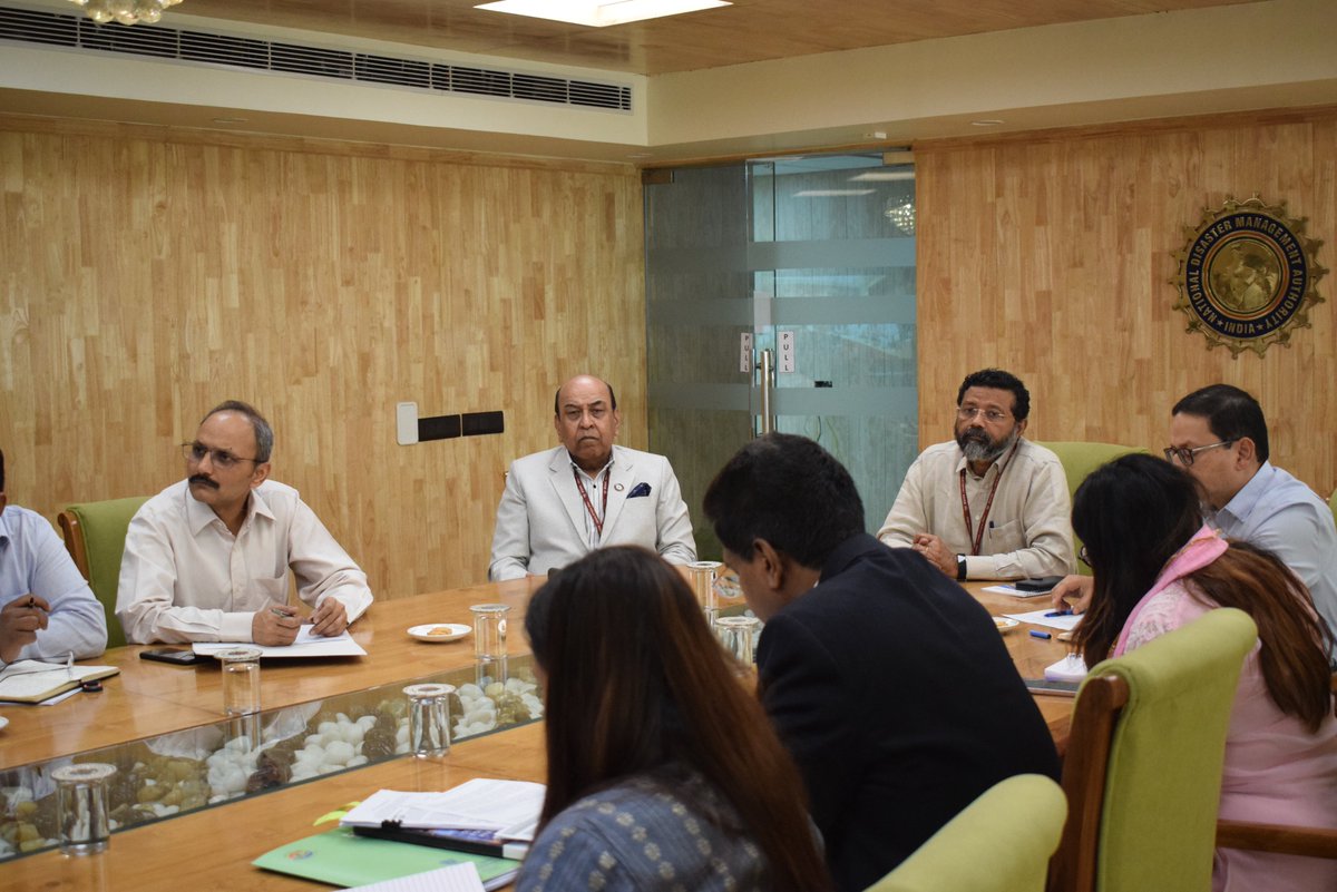 ndmaindia's tweet photo. Shri Krishna S Vatsa, Member @ndmaindia
chaired a review meeting today on Heatwave Preparedness with 11 states for the upcoming summer season 2024 on Hospital fire Safety and Forest Fire. #heatwave #beattheheat #forestfire #hospitalfiresafety https://t.co/4DuYUY9eH7