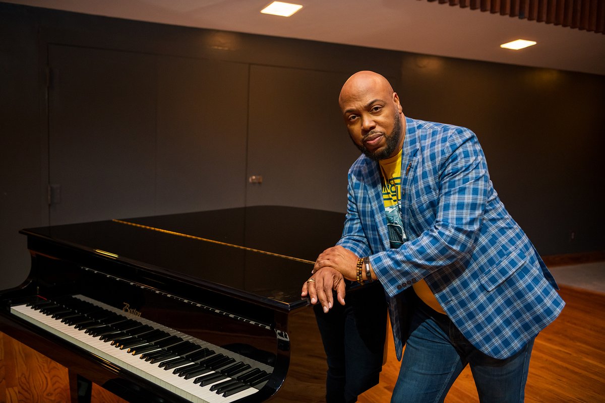 For distinguished #tenor Roderick George, Ph.D., who has traveled the world, there’s no place like home. See him perform with #OperaBirmingham this month. @OperaBham birminghamtimes.com/2024/04/distin…
