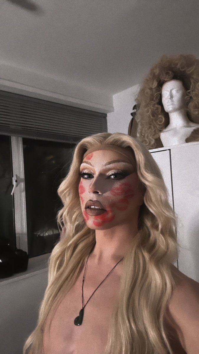 lsell00's tweet photo. GUYS I looked so good last night wtaf… prepare for hundreds of posts omds
#drag #dragqueen https://t.co/220q5dB2va