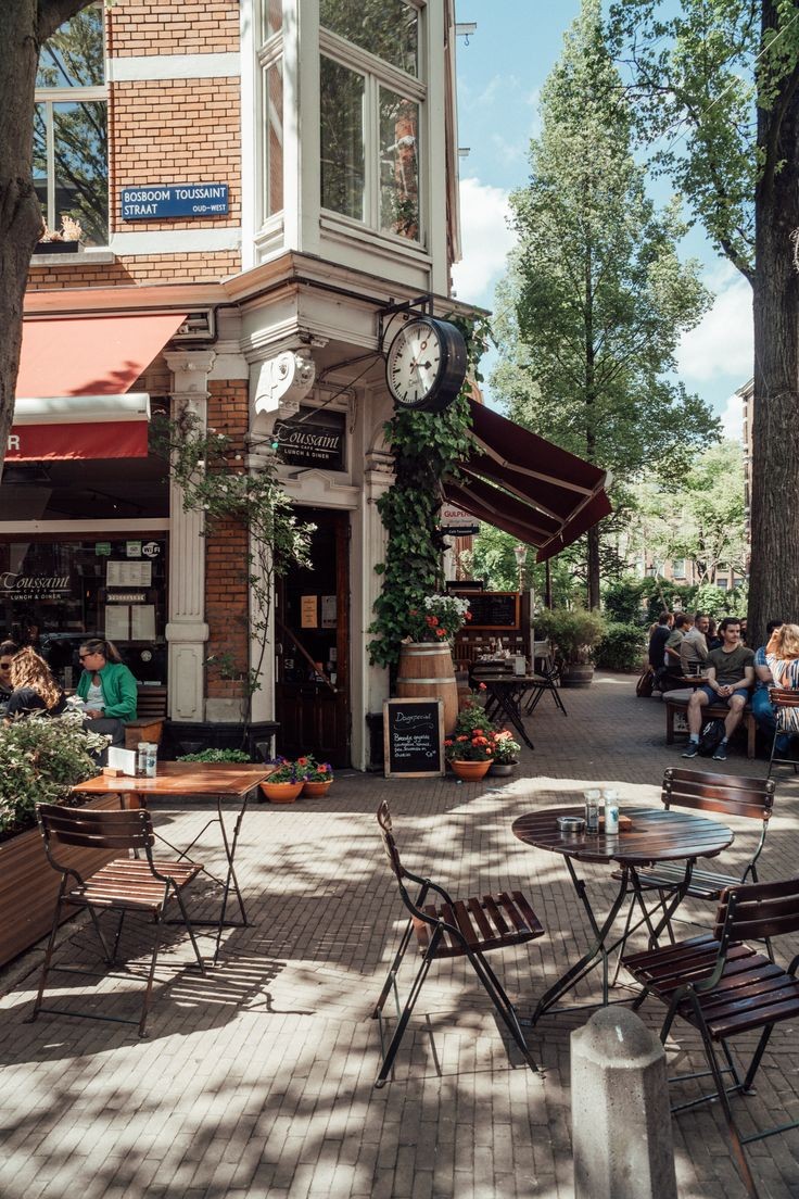 Cafe Touissant is a neighborhood gem in Amsterdam, located on a quaint outdoor street, always bustling with locals sipping coffee or sipping a glass of wine. Perfect for a casual lunch! @Architectolder #Netherlands #Amsterdam #cafe #food #travel