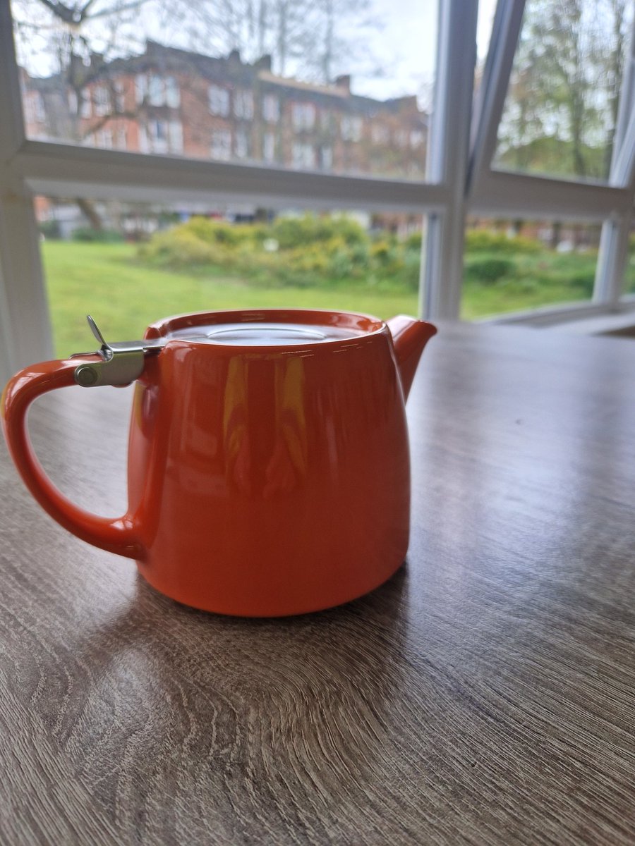 EnterAcadPark's tweet photo. Loving our new teapots. Very trendy. https://t.co/jXPH41udME