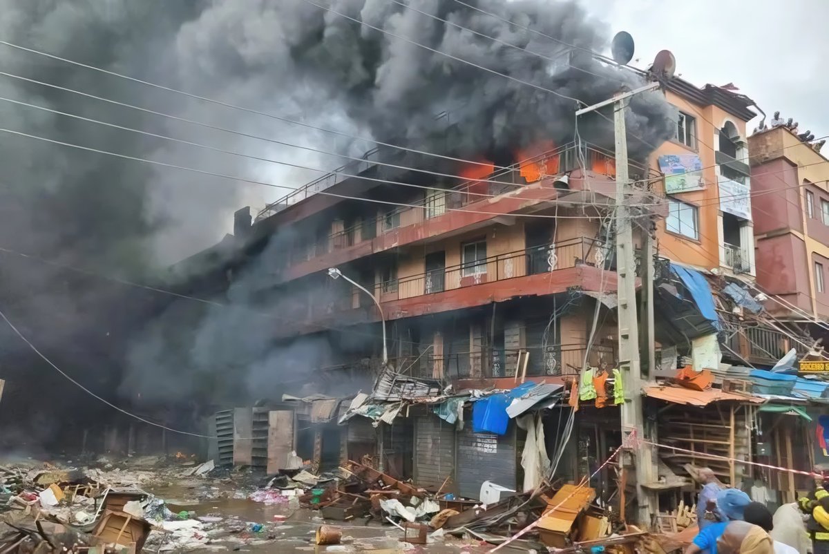 Lagos fire: Danger as four buildings collapse, 14 others seriously impacted – NEMA via @@HPropertyguide homespropertyguide.com/lagos-fire-fou… #LagosFire
#DosunmuMarket
#NEMA
#BuildingCollapse
#EmergencyResponders @nemanigeria @followlasg
