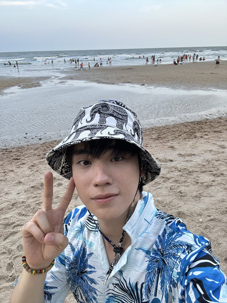Tee_Jaruji's tweet photo. ไหม้ยังงง  ไหม้ล้าวววว 🔥🔥🔥🤣✌🏻🥰 https://t.co/rC2PykWCgI