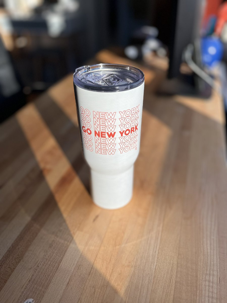 🚨Go New York Go Tumbler Giveaway!

RT & Follow to enter to win this stainless steel #NewYorkForever tumbler! 

Shop our entire drinkware collection at:

athletelogos.com/collections/dr…