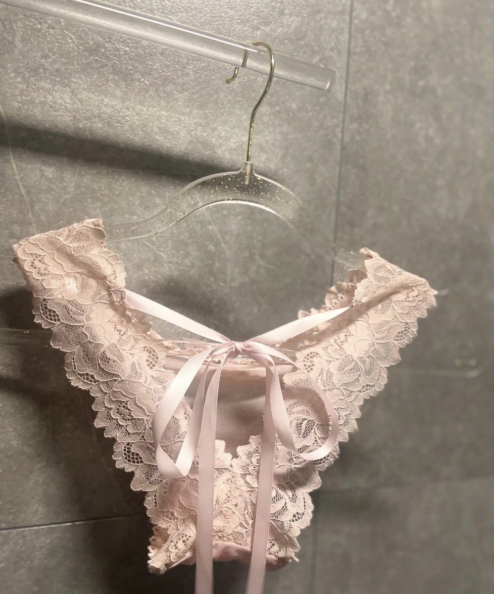 Cub2060881's tweet photo. 有蝴蝶结🎀东西好感觉很好看👀。😍😍 https://t.co/cBfkUUah05