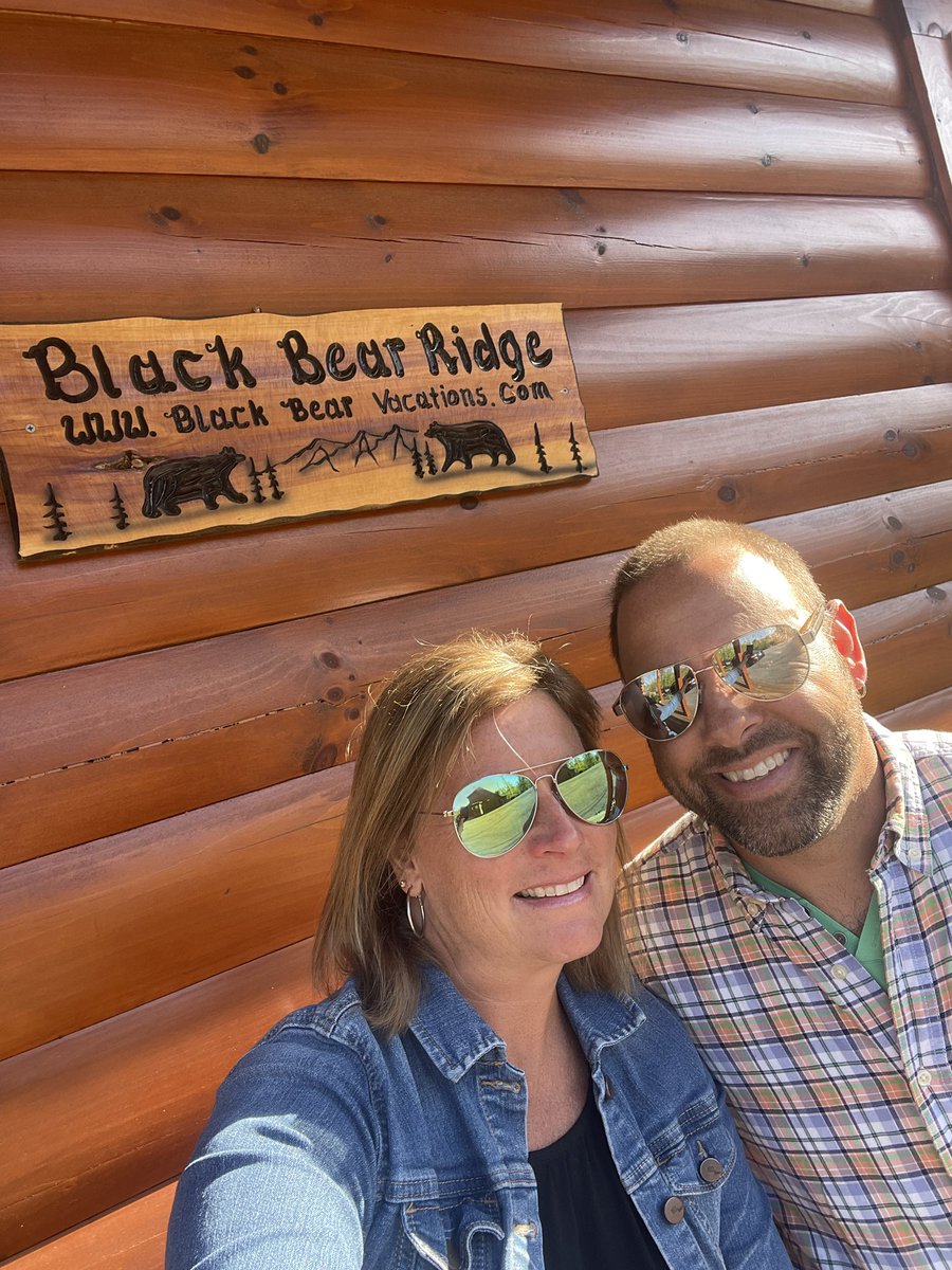 JasonToth19's tweet image. 26yrs ago today all my dreams came true. Loving every step of our life journey together and look forward to 30+yrs more. 💞💖💘