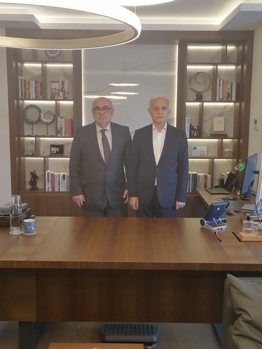 istanbul2bolge's tweet photo. Bölge Müdürlüğümüze bağlı Vakıflarla iletişim ve işbirliği amacıyla yapılan toplantıların ardından, vakıfları ziyaret ederek istişarede bulunuyoruz. Misafirperverlikleri için Olpak Eğitim Araştırma ve Yardımlaşma Vakfı, Öğretmen Aycan-Vahap Çaltekin Eğitim ve Bilim Vakfı, https://t.co/NZ3PiDXmW5