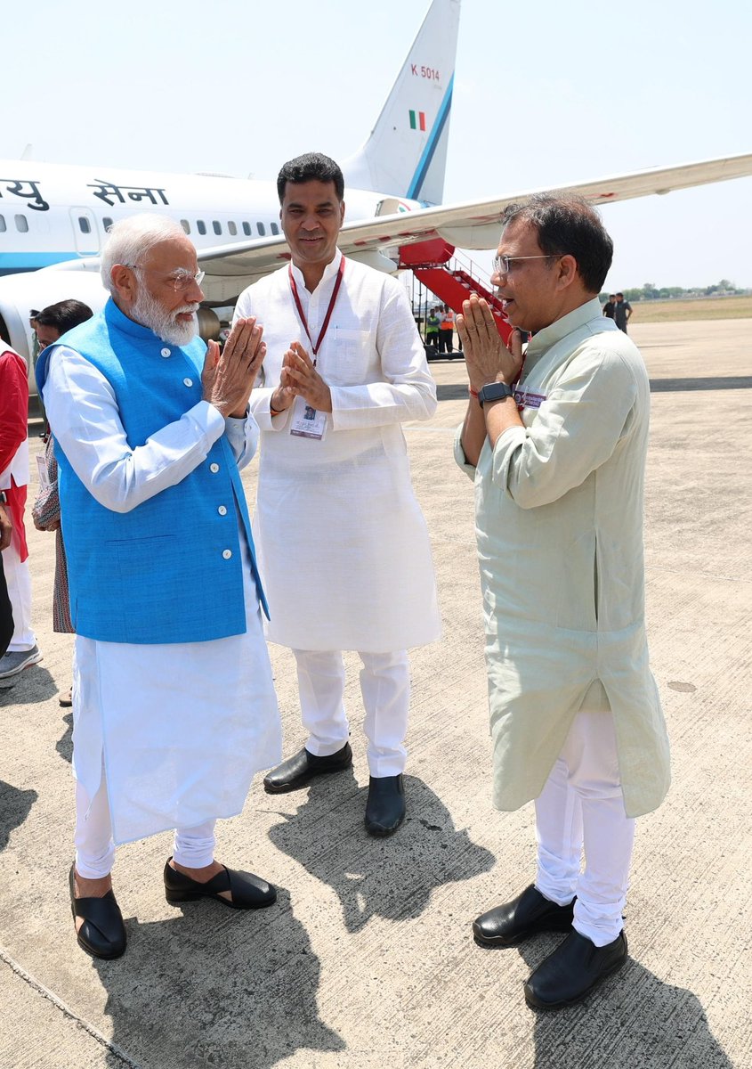 १६ को राजा भोज की नगरी भोपाल में पधारे भारत के यशस्वी प्रधानमंत्री माननीय श्री नरेंद्र मोदी जी का स्वागत करने का अवसर मिला ।