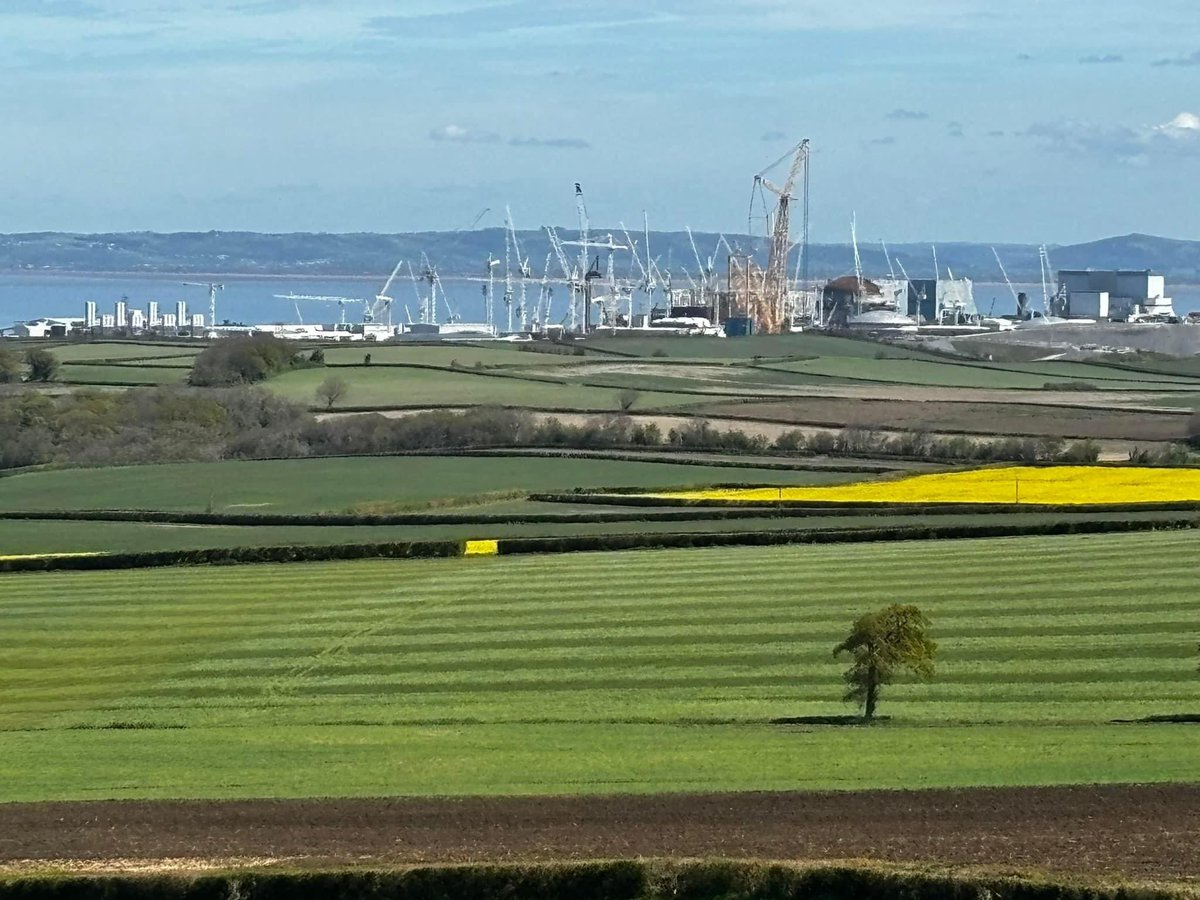 RainerReelfs's tweet photo. Ein Platz mit Geschichte, der die #Vergangenheit, die #Gegenwart und die #Zukunft der gesicherten, umwelt- und klimafreundlichen Stromerzeugung zeigt.
#Magnox #AGR #NewBuild #NuclearDecommissioning #Somerset 🇬🇧 #NuclearForClimate https://t.co/F8hZ99nO3E