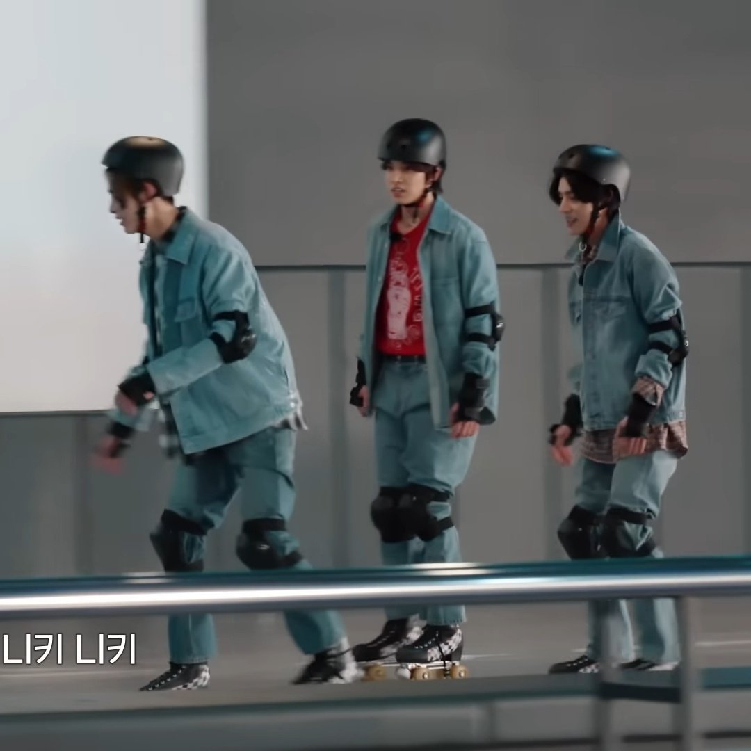 the baby learning                 his supportive
how to skate                           parents