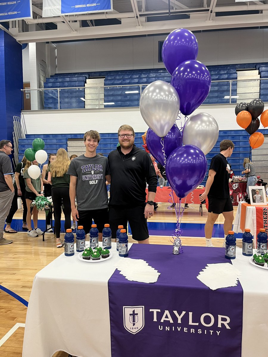 Congratulations to Senior Ben Oakley on signing his letter of intent to play golf at Taylor University!!