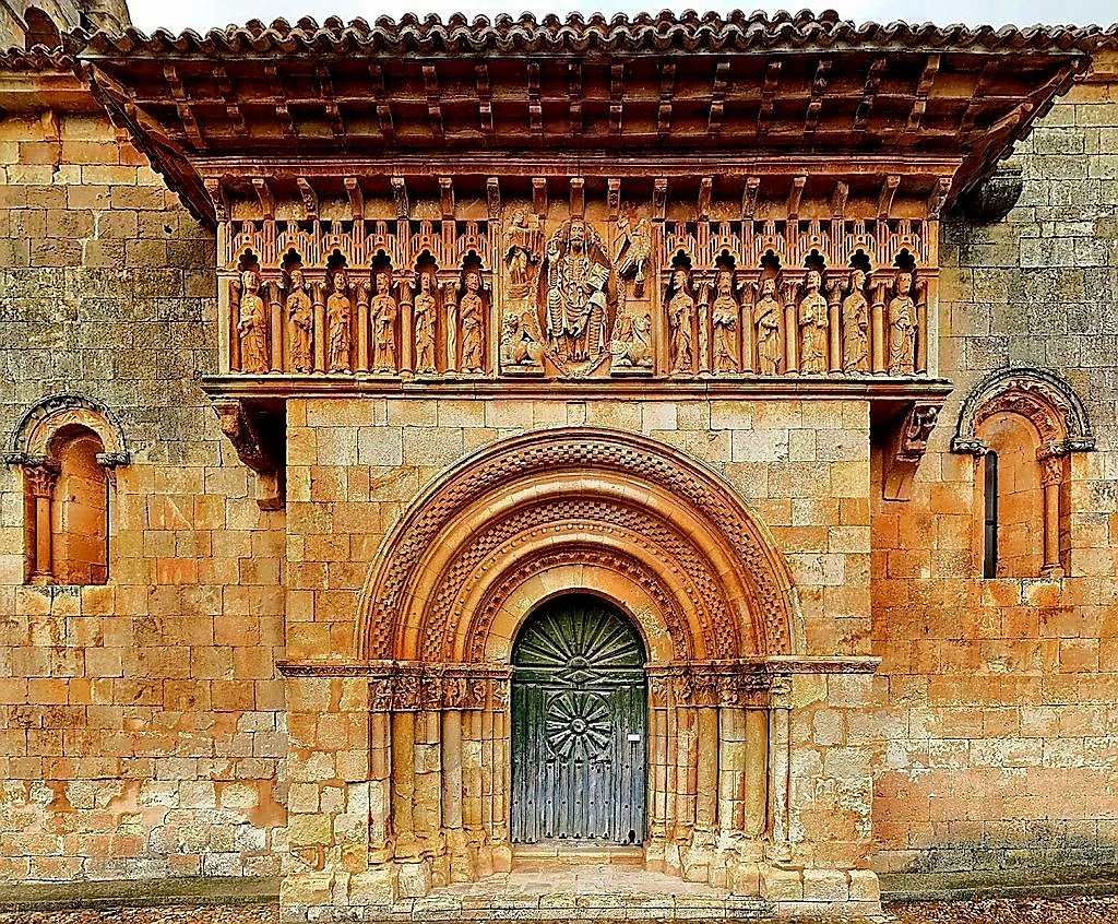 Hoy se celebra el Día Internacional de los Monumentos y Sitios. En Castilla y León somos privilegiados por el patrimonio que atesoramos. Y en concreto debemos de estar orgullosos del patrimonio románico que tenemos. @ICOMOS_esp @UNESCO_es @CyLEsVida @patrimoniojcyl