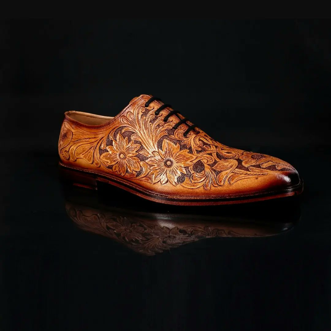 emzykings's tweet photo. From boardroom meetings to weekend brunches,our leather shoes elevate any look effortlessly. Versatile, stylish, and oh-so-comfortable!

Click link in bio or dm to placeorder

 #FashionEssentials #LeatherShoes #handcraftedshoes #luxuryshoes #shoelover #elegantfootwear  #emzyking https://t.co/kYMdZp4UNM
