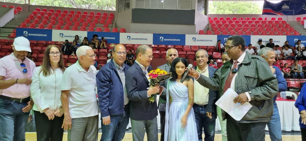 AlcaldiaSFMrd's tweet photo. Con la participación de más de 1,600 atletas inauguran Juegos Deportivos Duartianos 2024 dedicado alcalde Siquio Ng https://t.co/pfnkXrKQc1 https://t.co/GFSgIvzB09