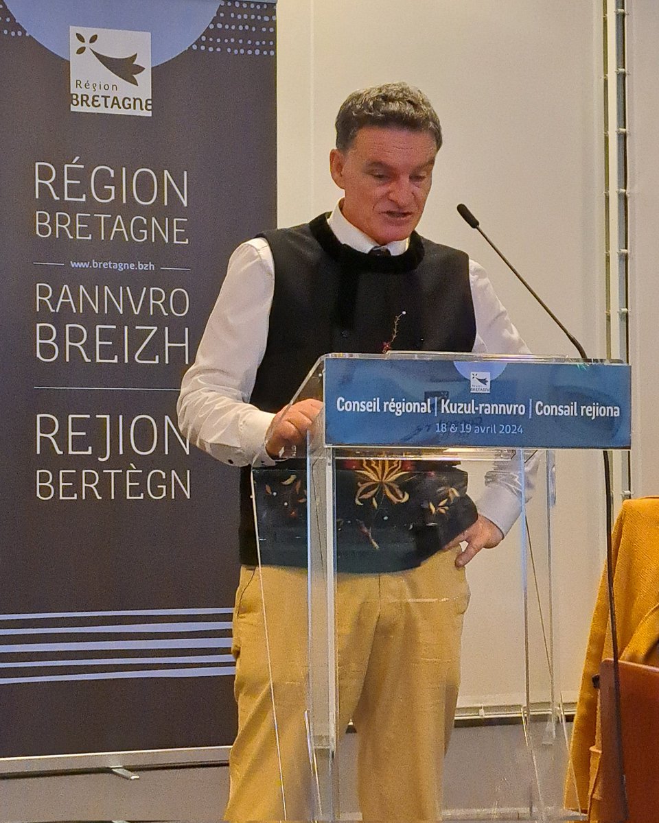 Durant la session de la @regionbretagne, Paul Molac a dénoncé les propositions des députés du RN, JF Tanguy et S Chenu, de supprimer les Régions. 'Supprimer les Régions, c'est supprimer la Bretagne!' Ce n'est pas possible! #DirectBZH