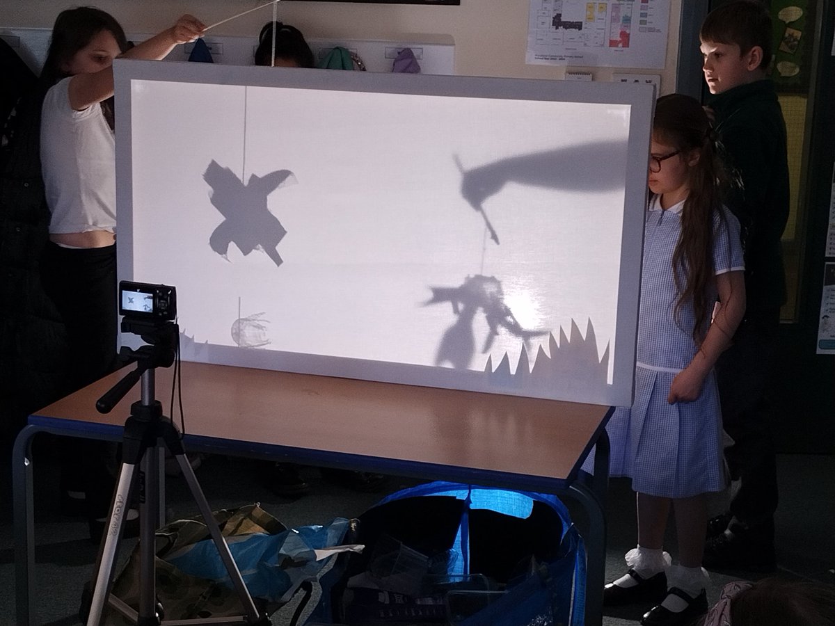 AlkringtonPS's tweet photo. #3H #TheLinkingNetwork
#PHSE
3H have had a fantastic day at Woodland Primary school, visiting our Linking partners. While we were there, we made some shadow puppets and did a show. https://t.co/MuC7EEeqdj