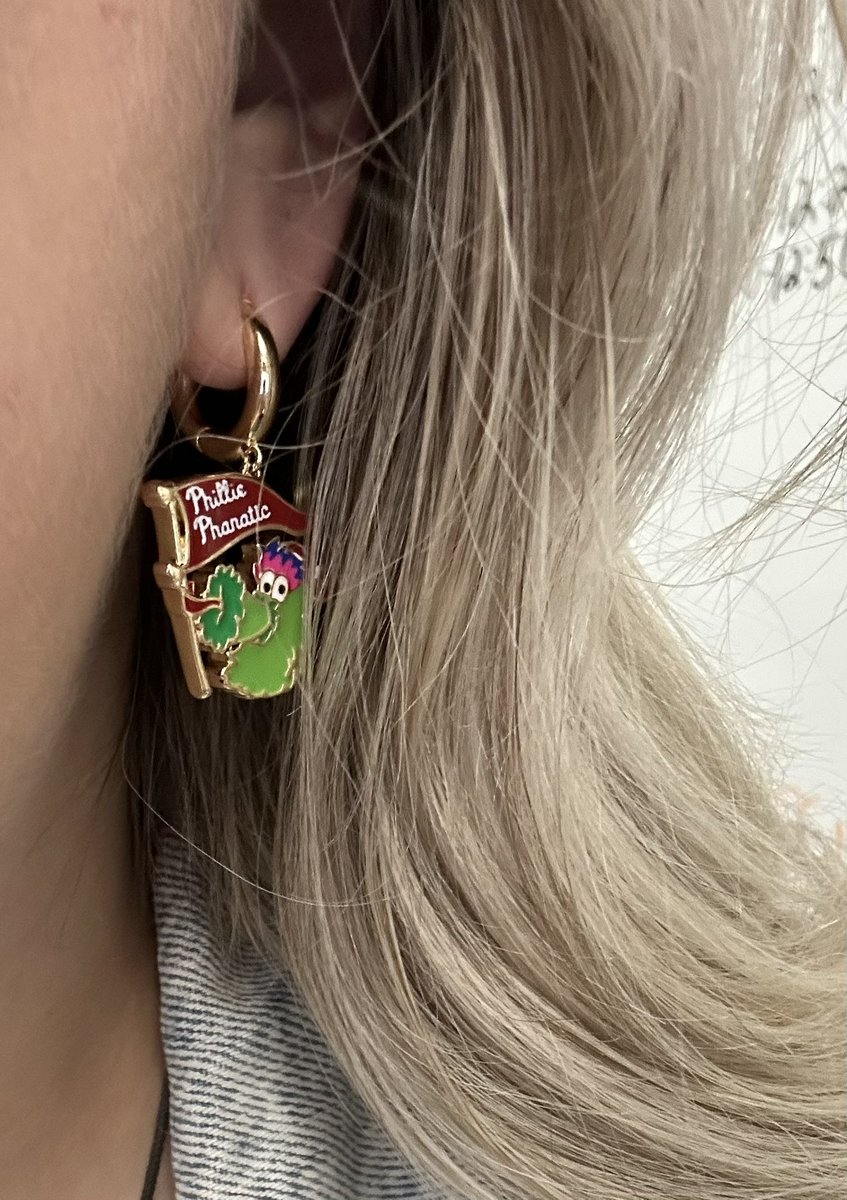 Did I need to spend $58 on this Baublebar earring set from Rally House, including this pair and a beautiful pair of Phillies “P” logos? no. Did I? Yes. At least I did not pay sales tax in PA. 🤣🤣🤣🤣